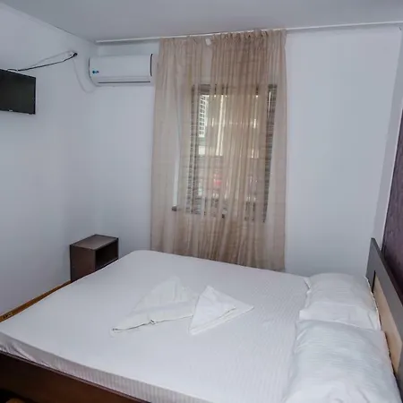 Tropicana Hotel Mamaia