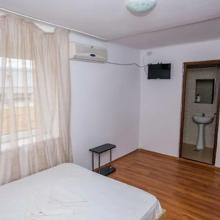 Tropicana Отель 2*
