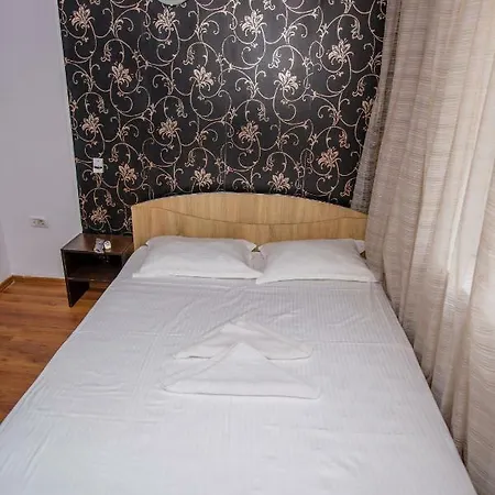 Tropicana 2* Mamaia